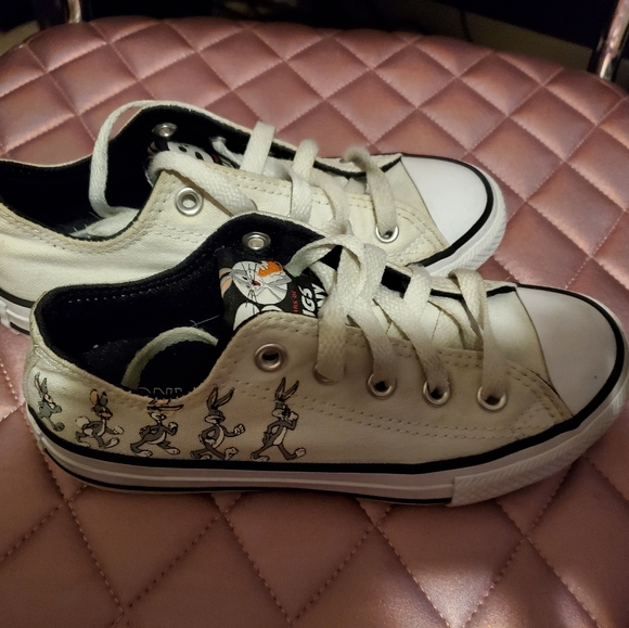 Converse Chuck Taylor All Star Ox Bugs Bunny 80th Evolution Canvas Child - Picture 2 of 9